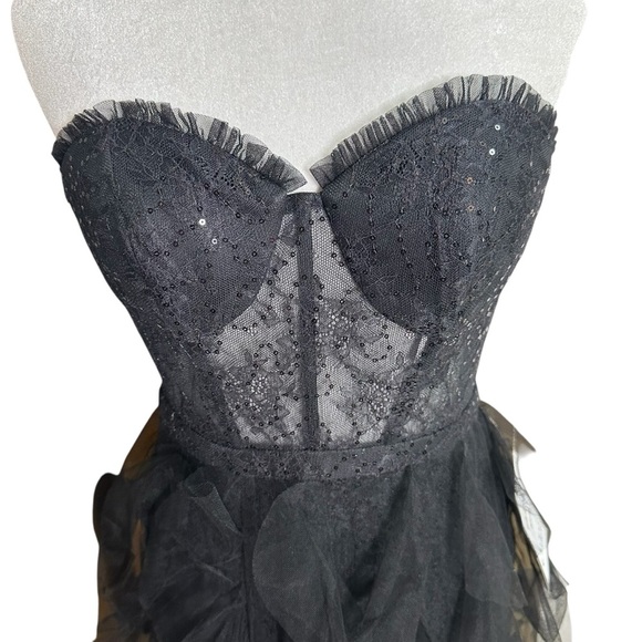 NWT  BETSY & ADAM “ANGELINA" LONG STRAPLESS MESH FLOOR LENGTH RUFFLE DRESS - Picture 4 of 10